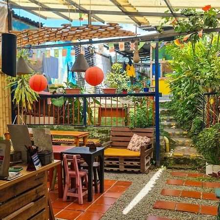 Kimana Hostal Санта-Роса-де-Кабаль Экстерьер фото